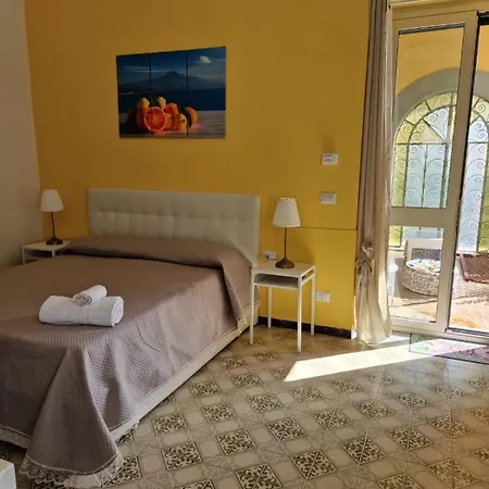 Althea Etna Garden نيكولوسي